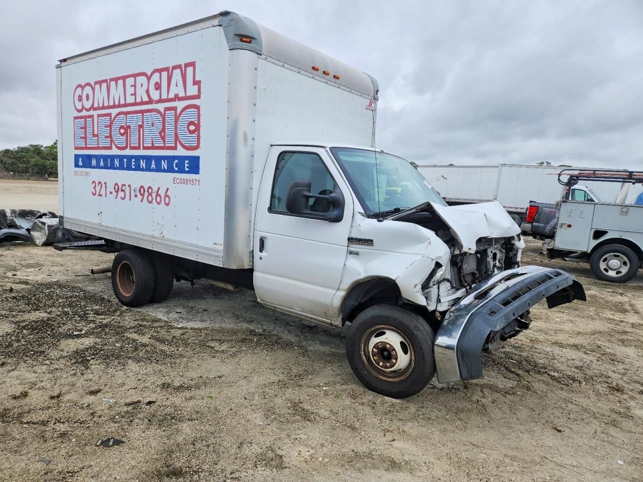 2013 Ford E350 BOX Truck