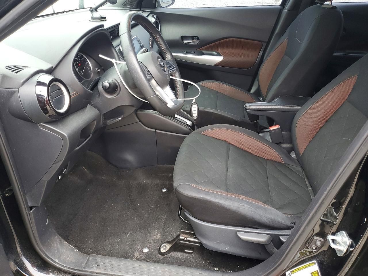 2020 Nissan Kicks sr