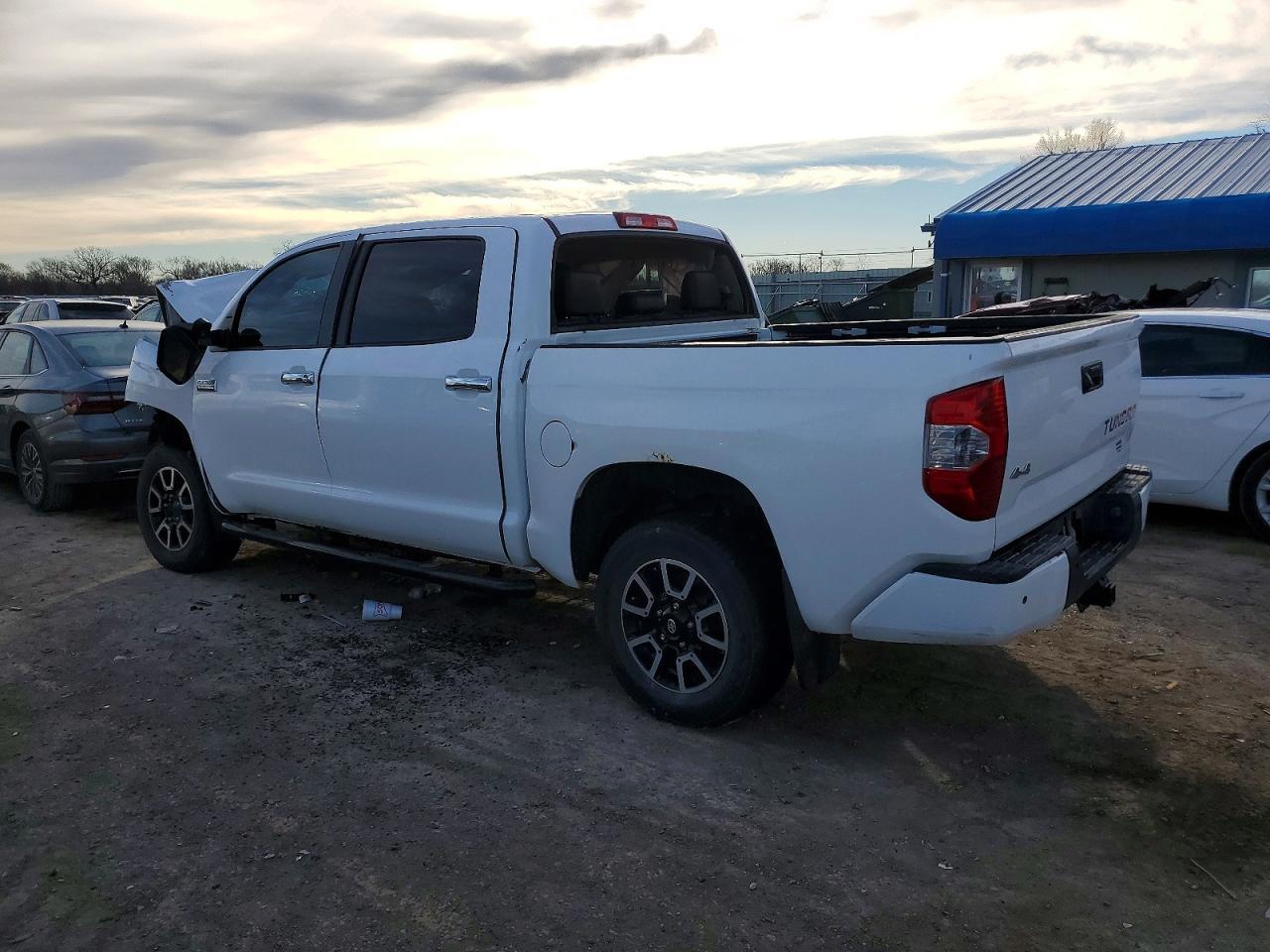 2014 Toyota Tundra Crewmax Platinum