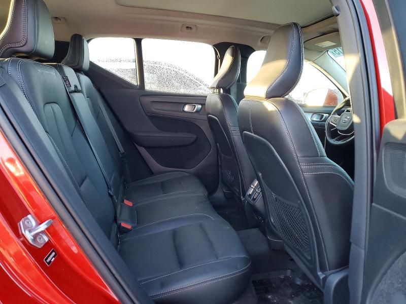 2021 Volvo Xc40 T5 Momentum