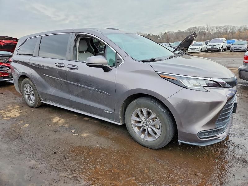 2021 Toyota Sienna le