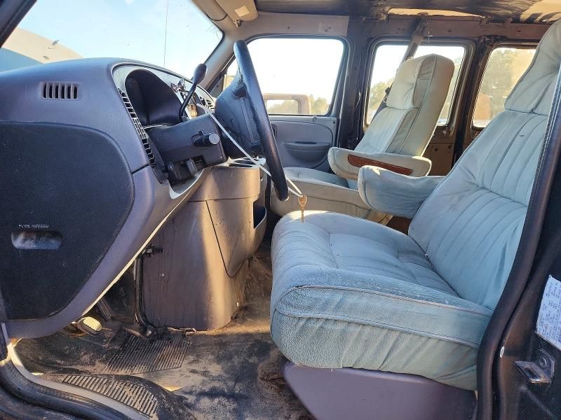 2000 Dodge Ram van B2500