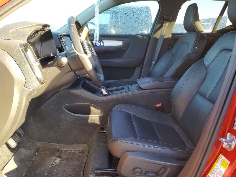 2021 Volvo Xc40 T5 Momentum