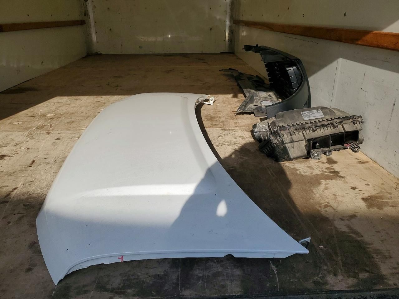 2022 GMC Savana CUT-BOX Truck