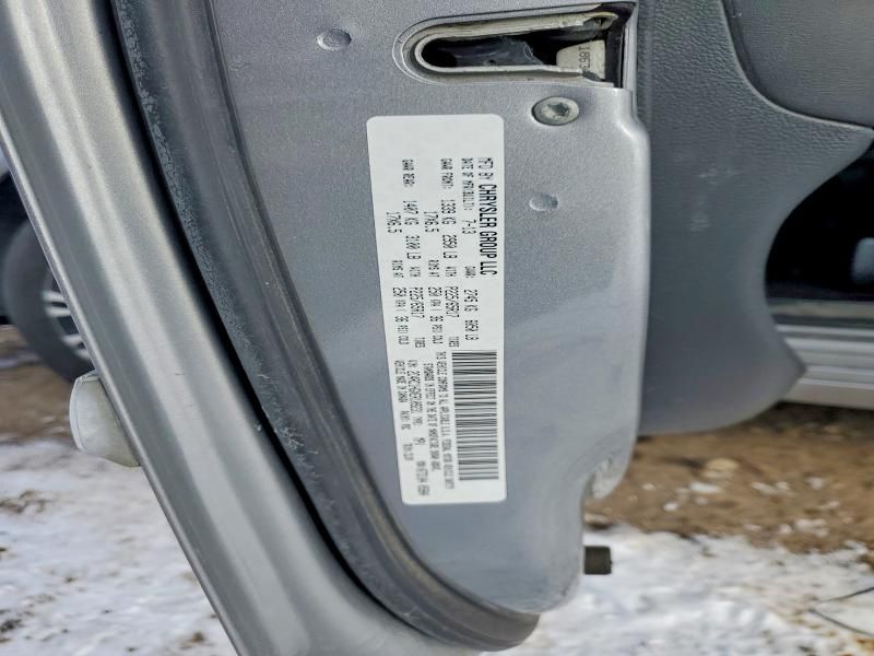 2014 Chrysler Town & Country s