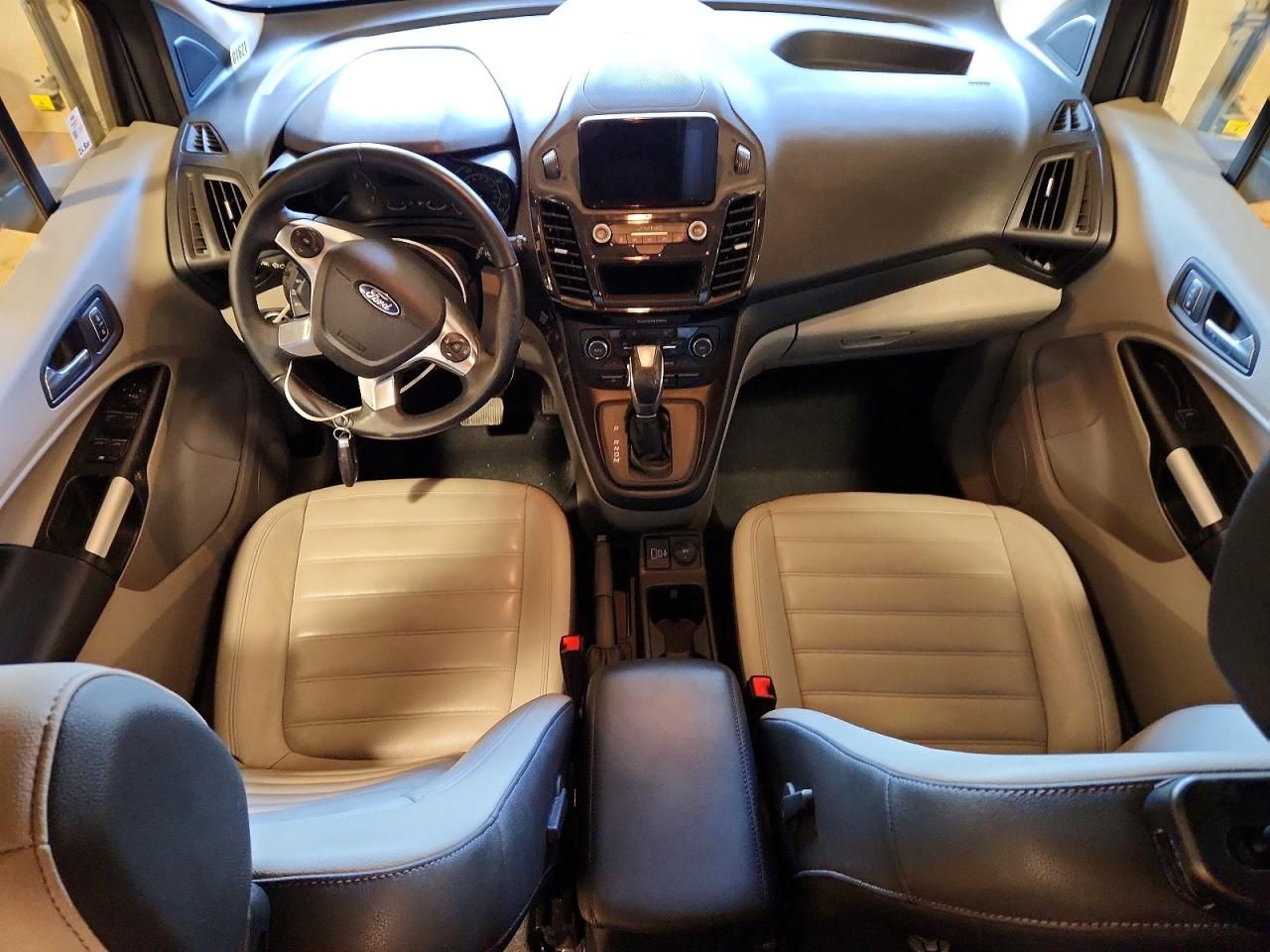 2022 Ford Transit Connect Titanium