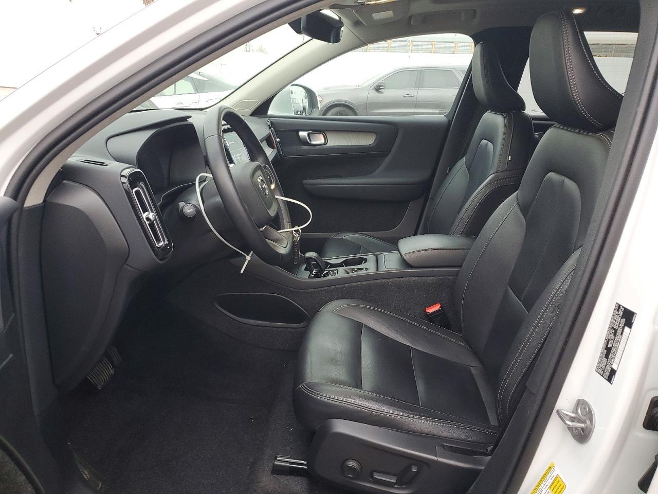2025 Volvo Xc40 Core