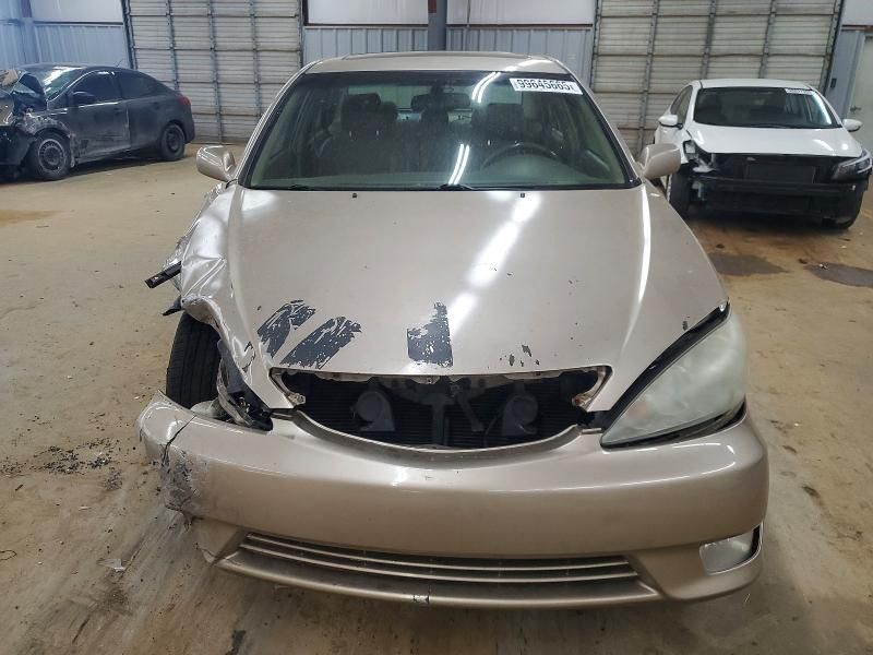 2005 Toyota Camry le