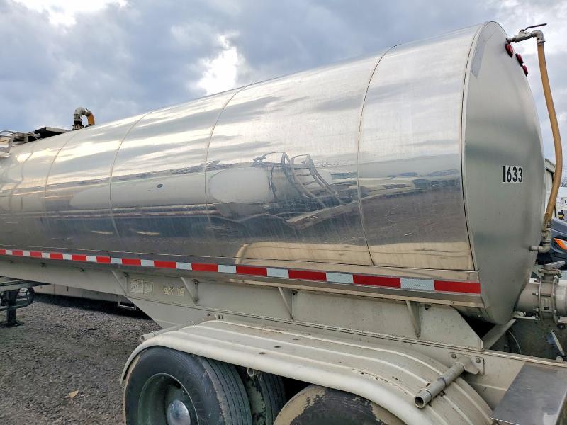 1997 Walker Tank Trailer