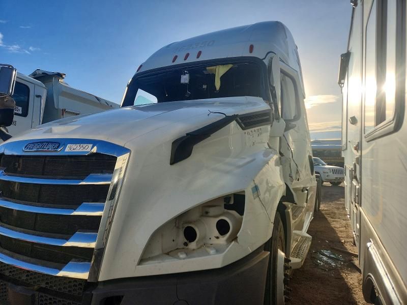 2022 Freightliner Cascadia 126 Semi Truck