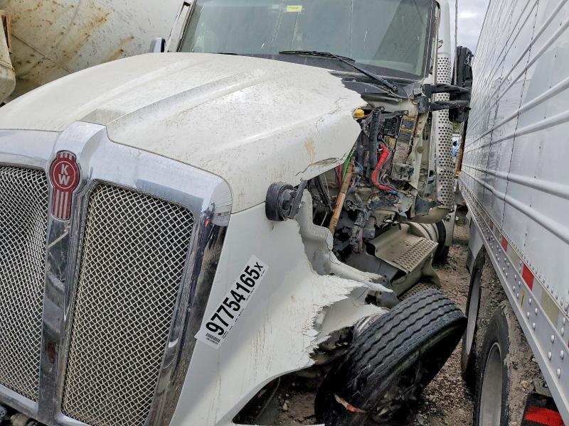 2023 Kenworth T680 Semi Truck