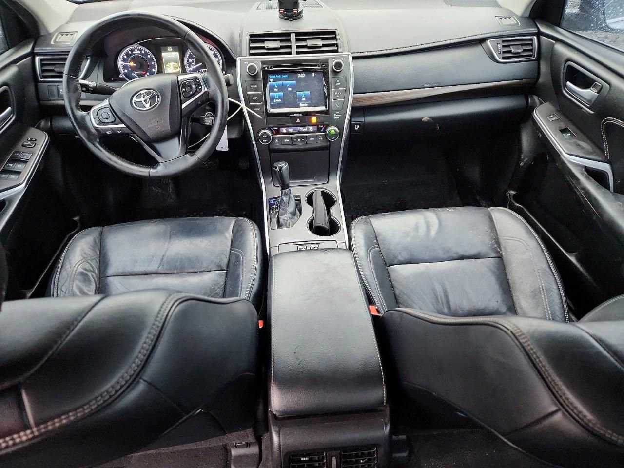 2016 Toyota Camry le