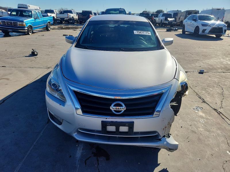 2015 Niss Altima 2.5 s