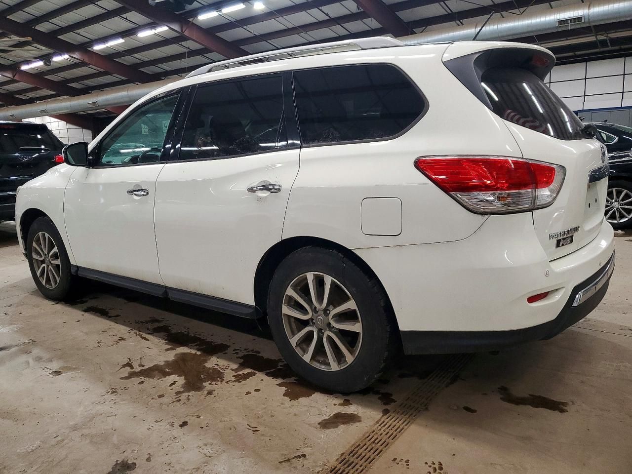 2016 Nissan Pathfinder s