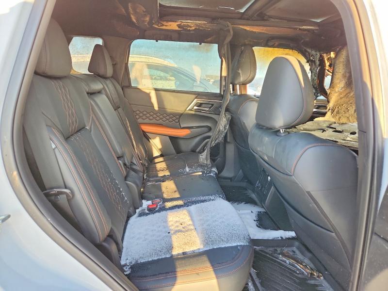 2024 Mitsubishi Outlander sel