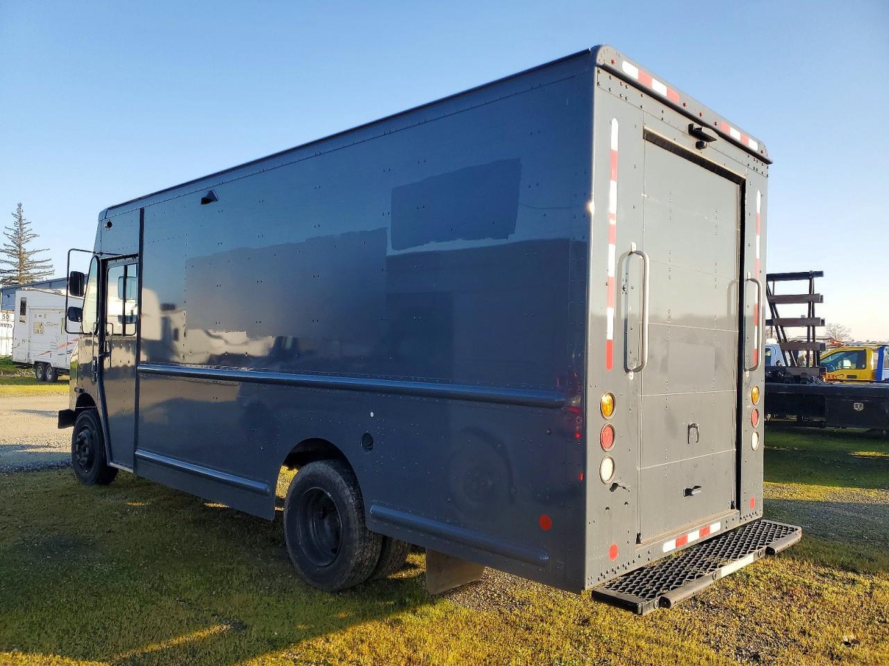2020 Freightliner MT 45G Chassis Delivery Truck
