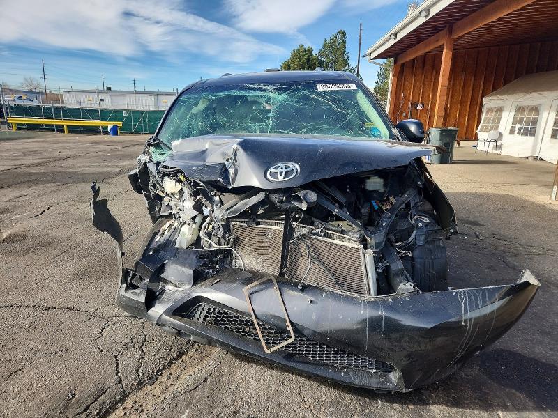 2011 Toyota Sienna xle