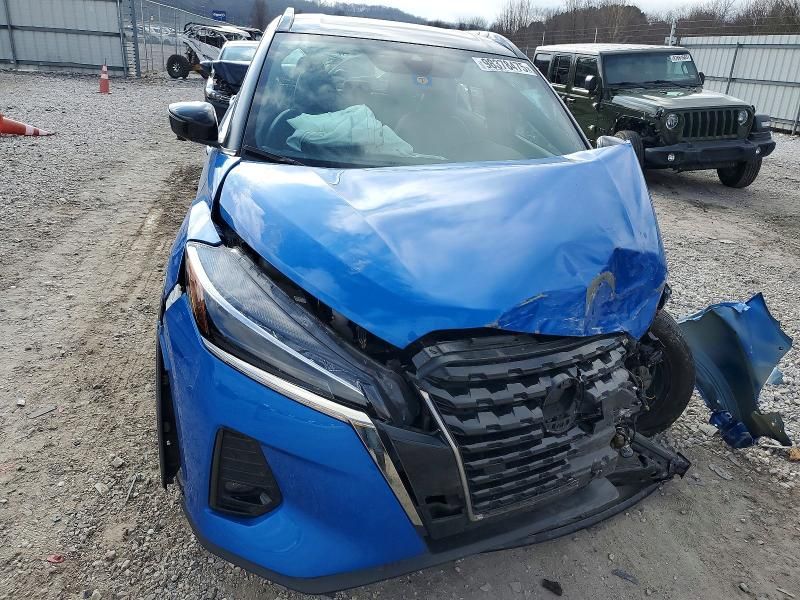 2023 Nissan Kicks sr