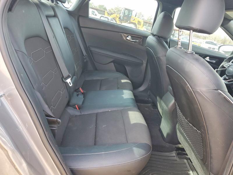 2023 KIA Forte gt Line