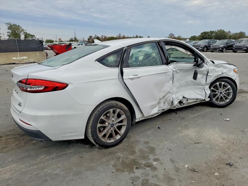 2020 Ford Fusion se