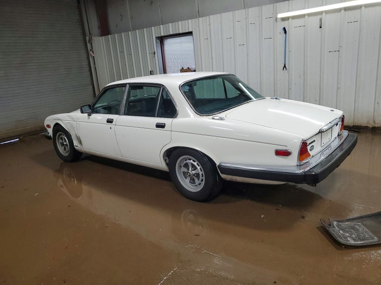 1985 Jaguar XJ6