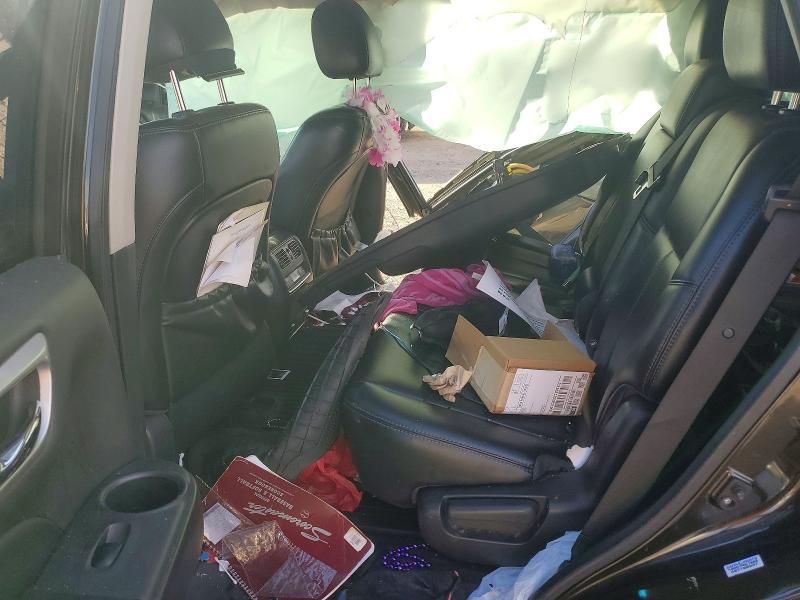 2015 Nissan Pathfinder sl