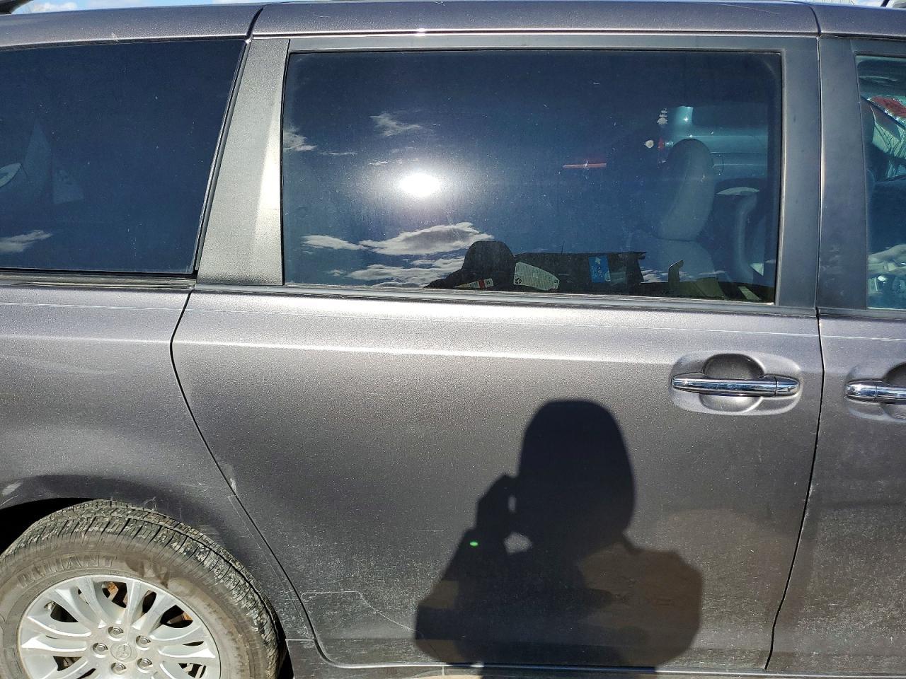 2014 Toyota Sienna xle