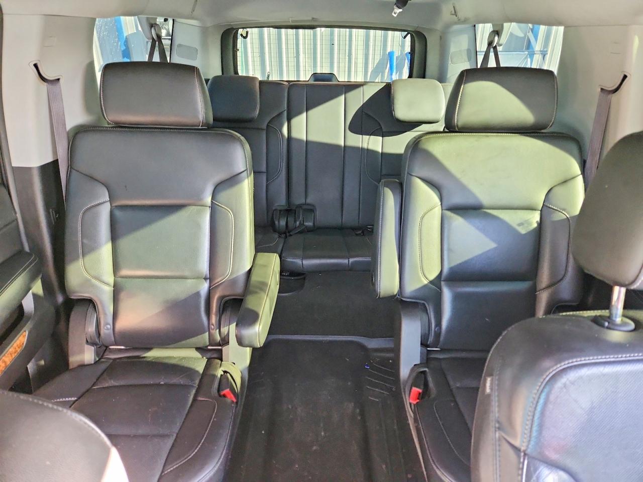 2015 Chevrolet Suburban C1500 ltz