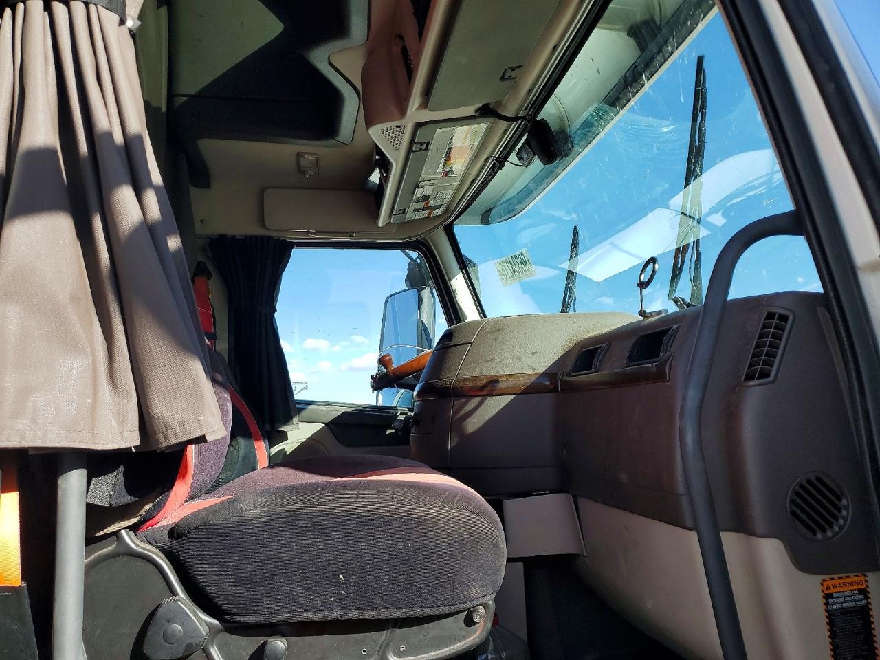 2018 Volv O VNL Semi Truck