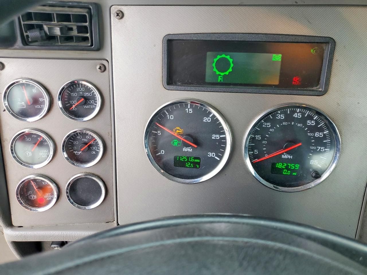 2017 Kenworth T370 Semi Truck