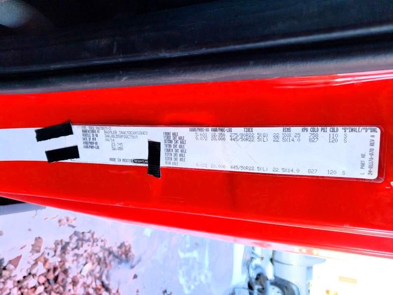 2015 Freightliner Cascadia Semi Truck