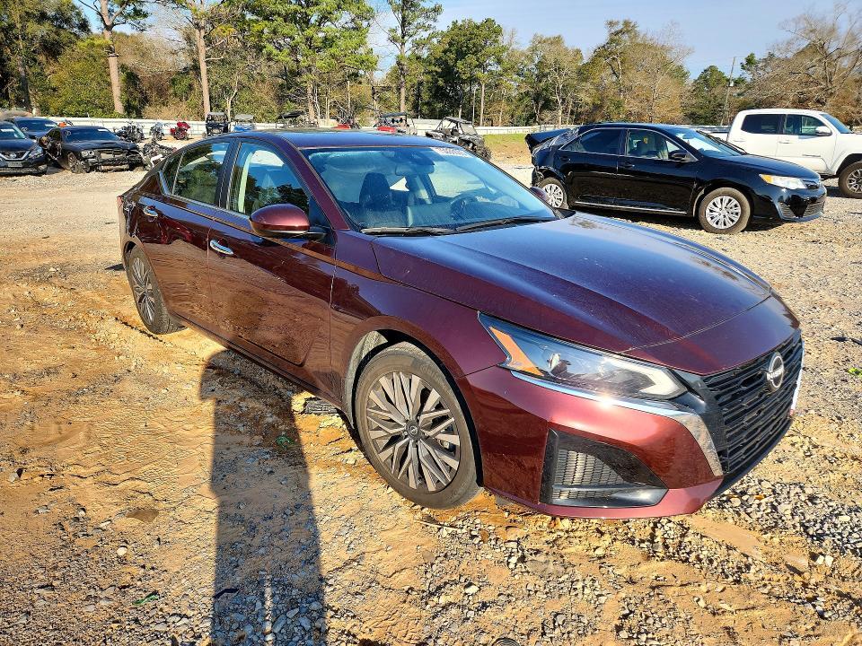 2023 Nissan Altima sv