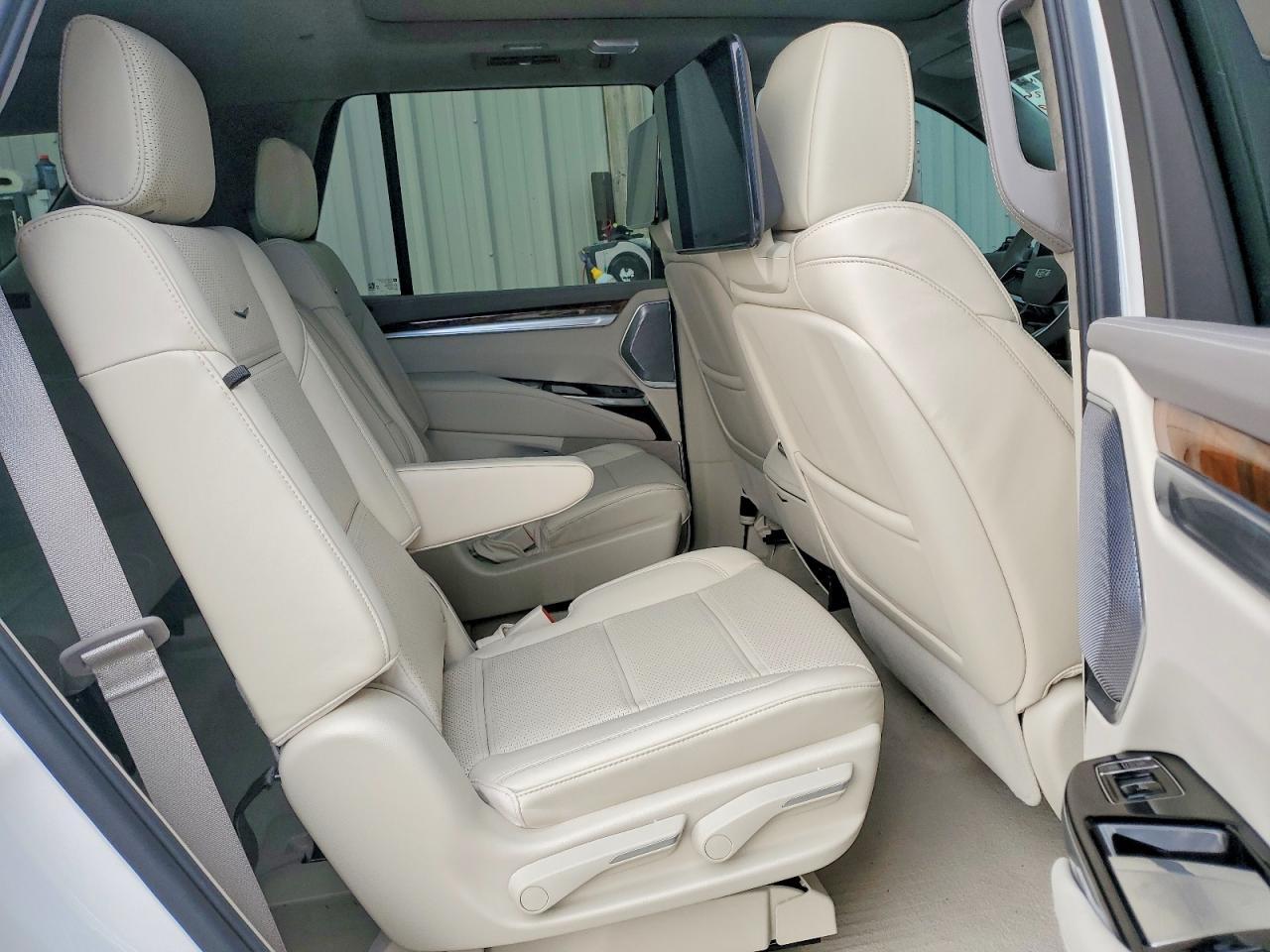 2025 Cadillac Escalade Sport Platinum