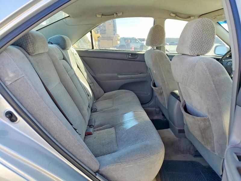 2004 Toyota Camry le