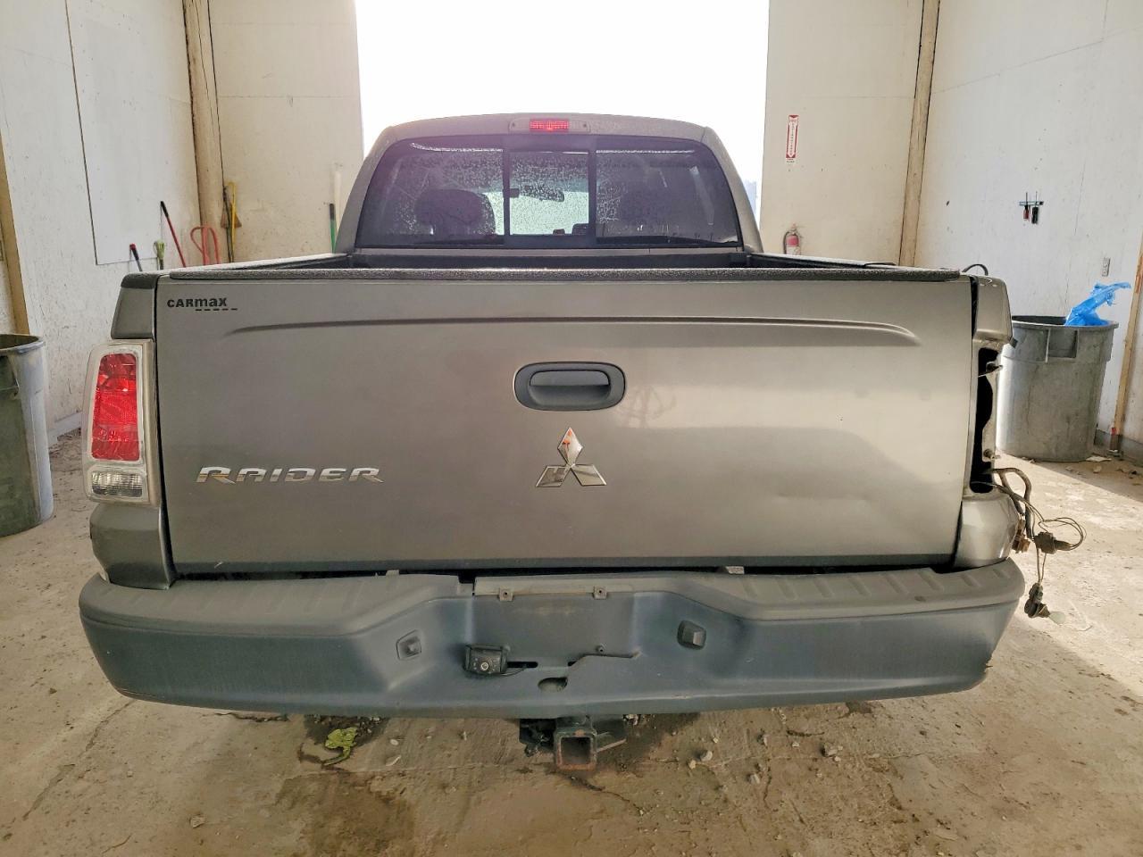 2008 Mitsubishi Raider ls