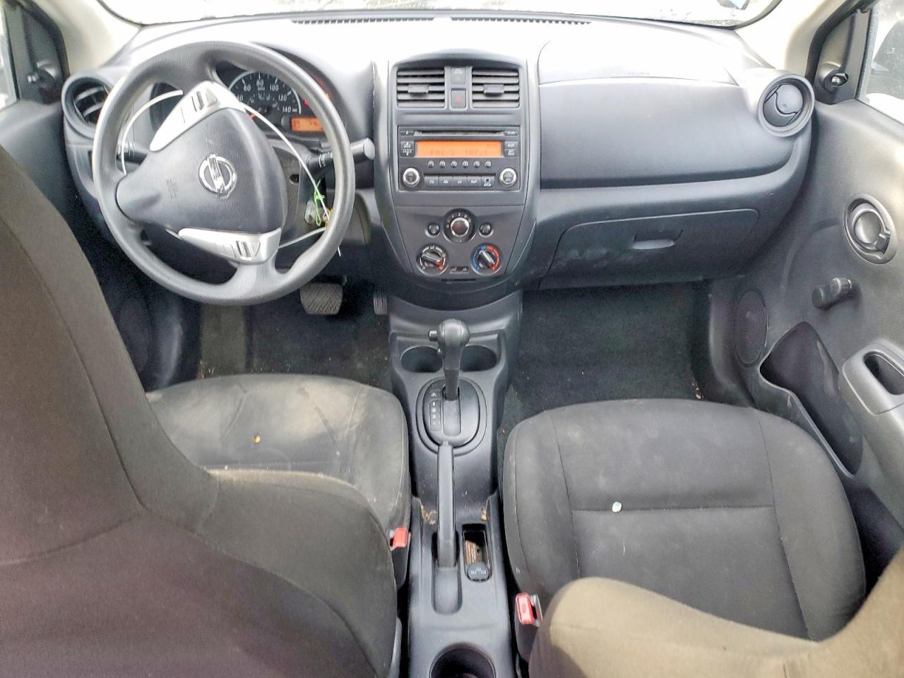 2015 Niss Versa s