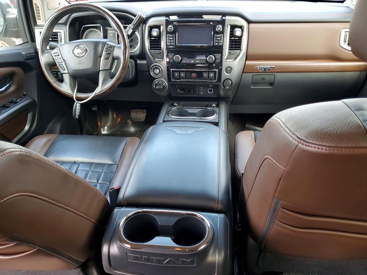 2017 Nissan Titan sv