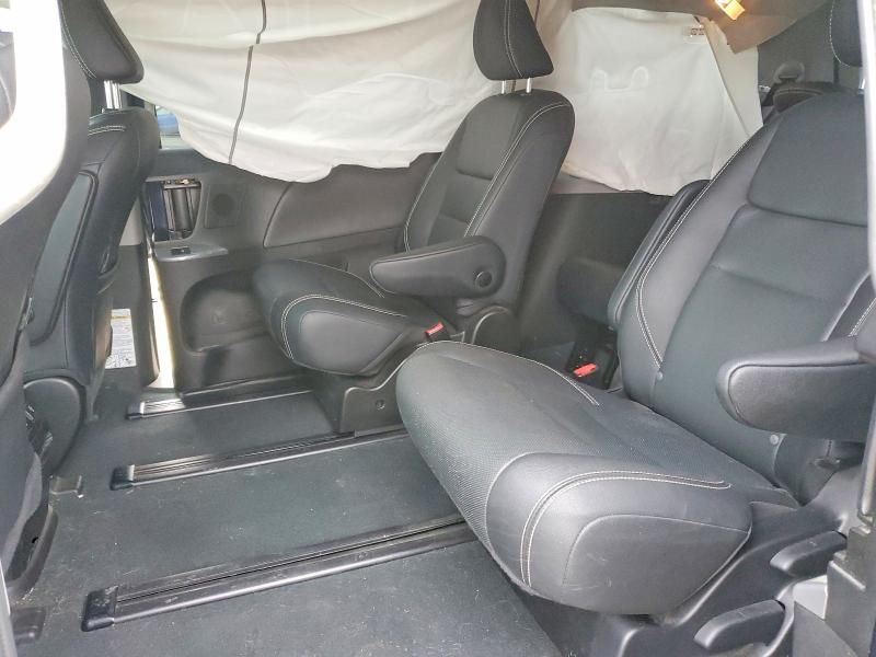 2020 Toyota Sienna Limited 7-passenger