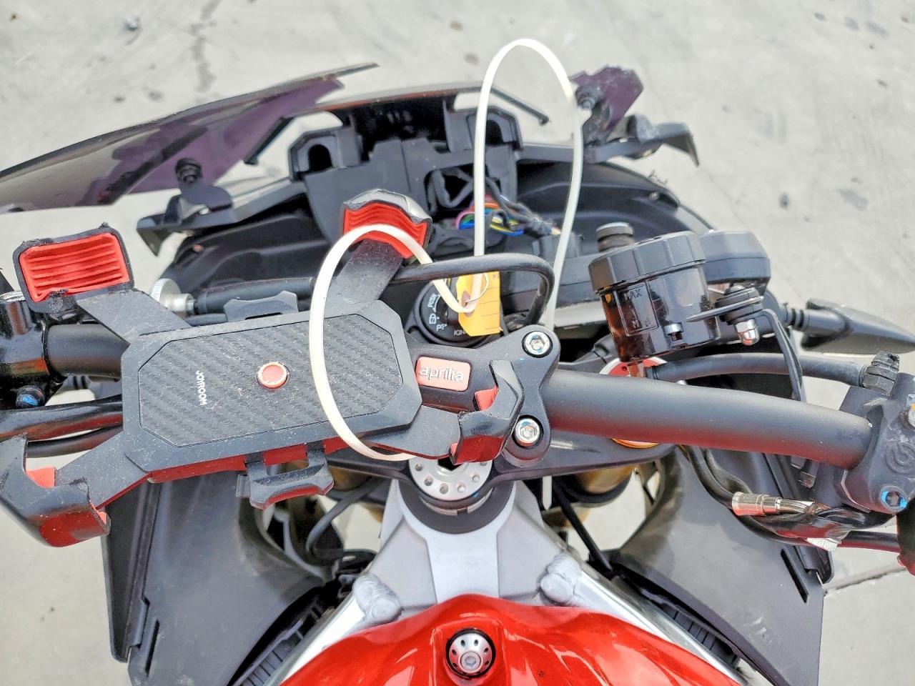2024 Aprilia Tuono V4 1100