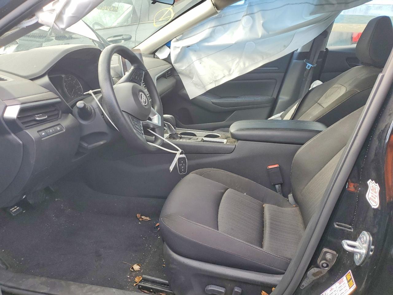 2024 Nissan Altima sv