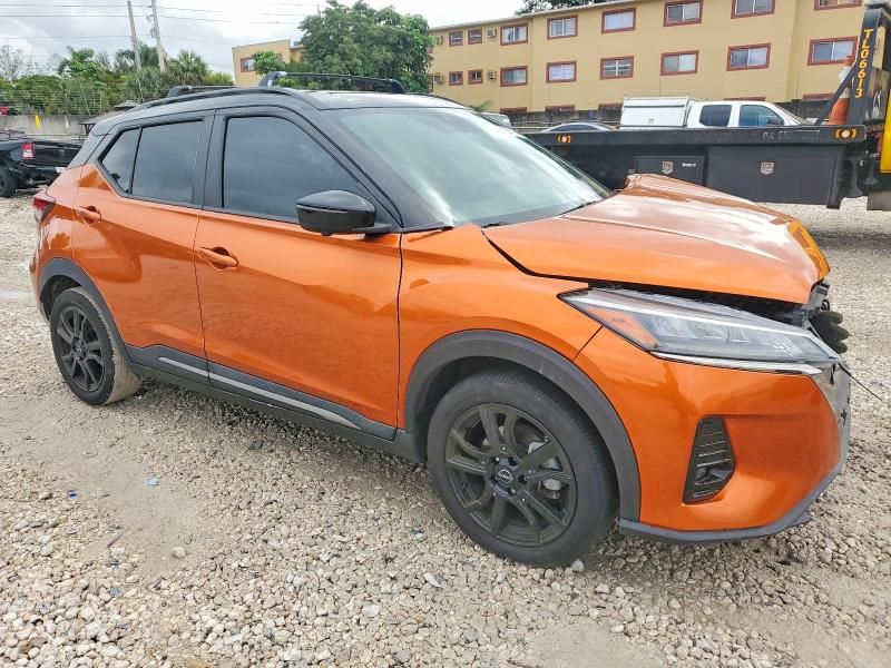 2023 Nissan Kicks sr