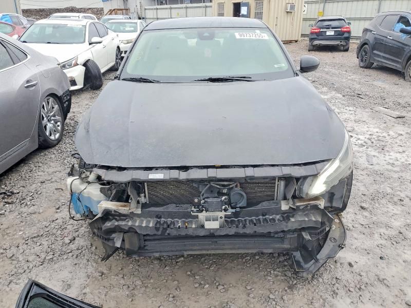 2021 Nissan Altima sv