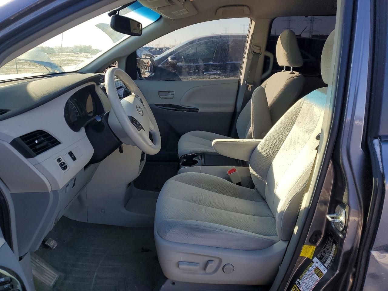 2011 Toyota Sienna le