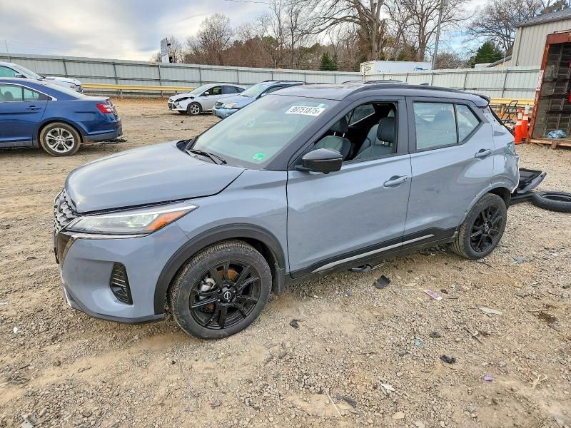 2024 Nissan Kicks sr