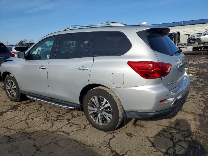 2020 Nissan Pathfinder sv