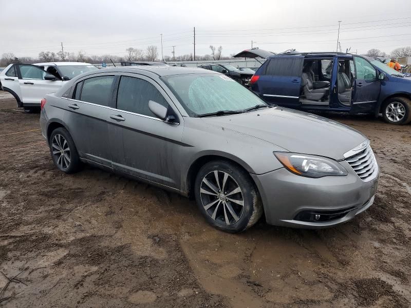 2013 Chrysler 200 Touring