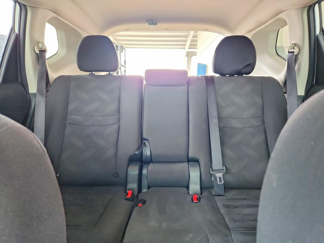 2016 Nissan Rogue sv