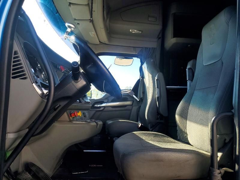 2019 Kenworth T680 Semi Truck