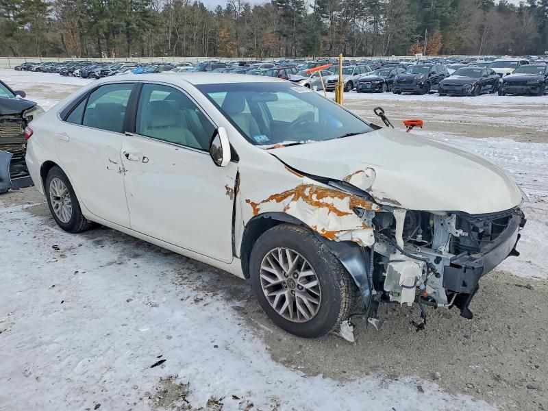 2016 Toyota Camry le
