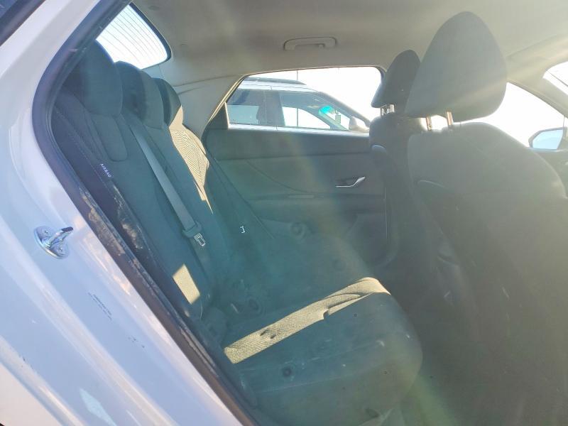 2025 Hyundai Elantra se